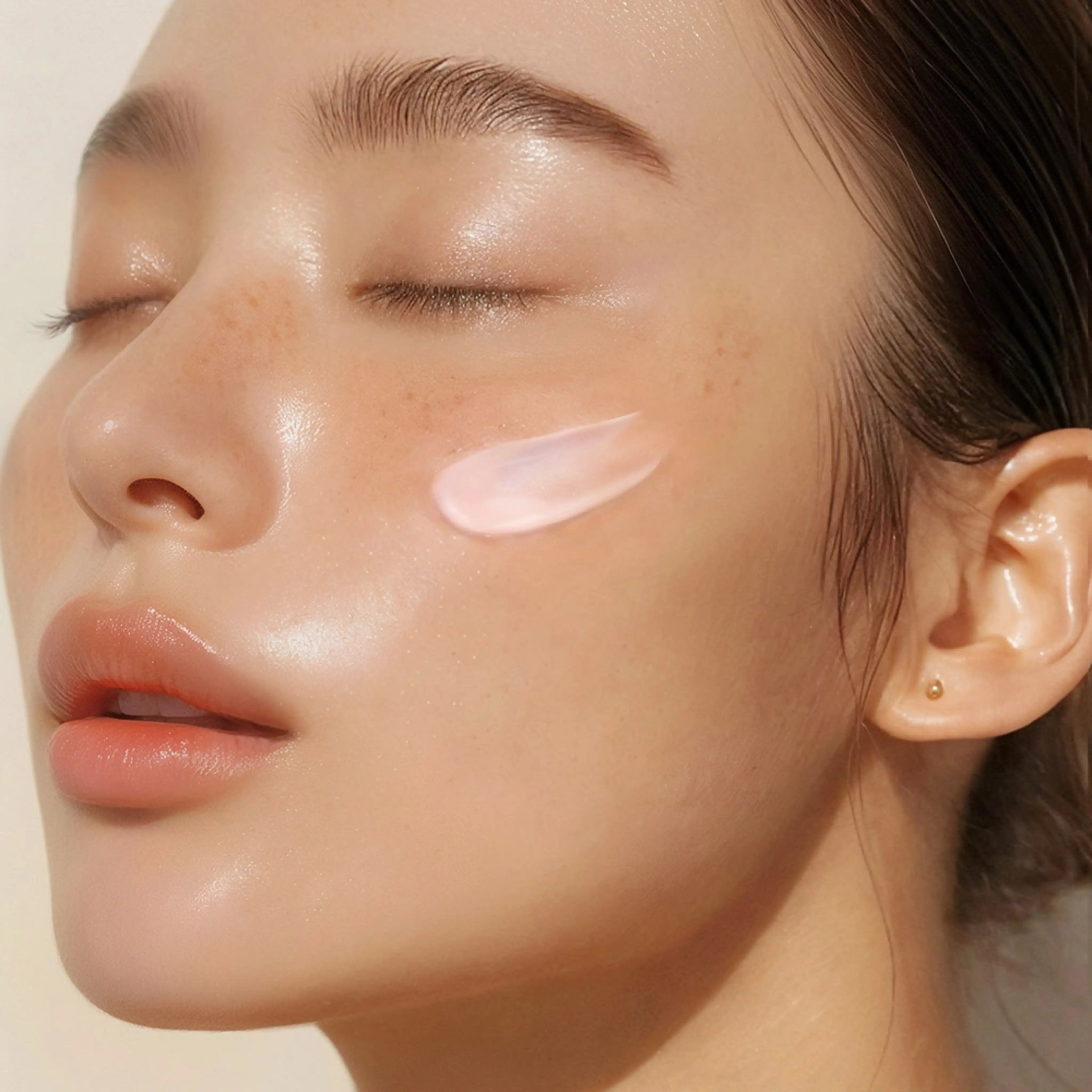 Bază Iluminatoare cu SPF 50+ – Artless Glow Base