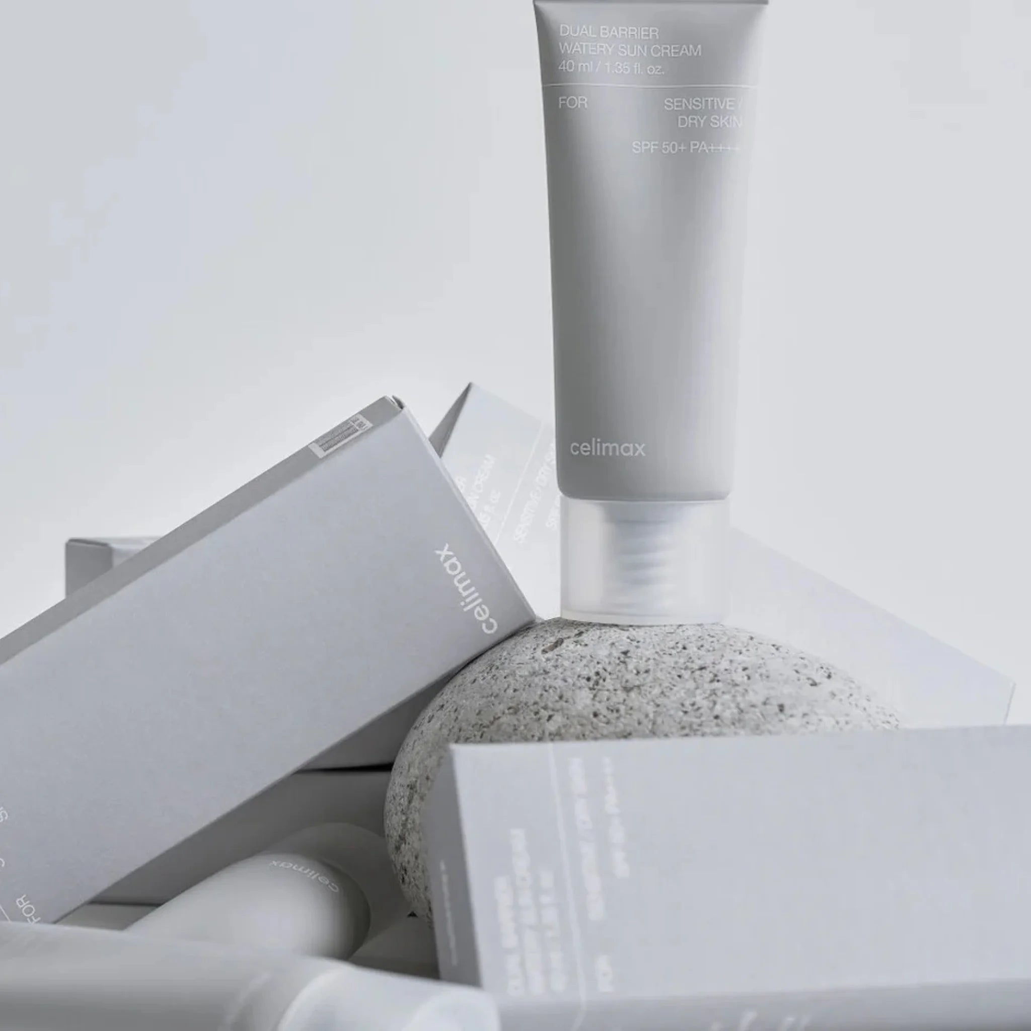 Dual Barrier Watery Sun Cream - Cremă de Protecție Solară Hidratantă cu Barieră Dublă