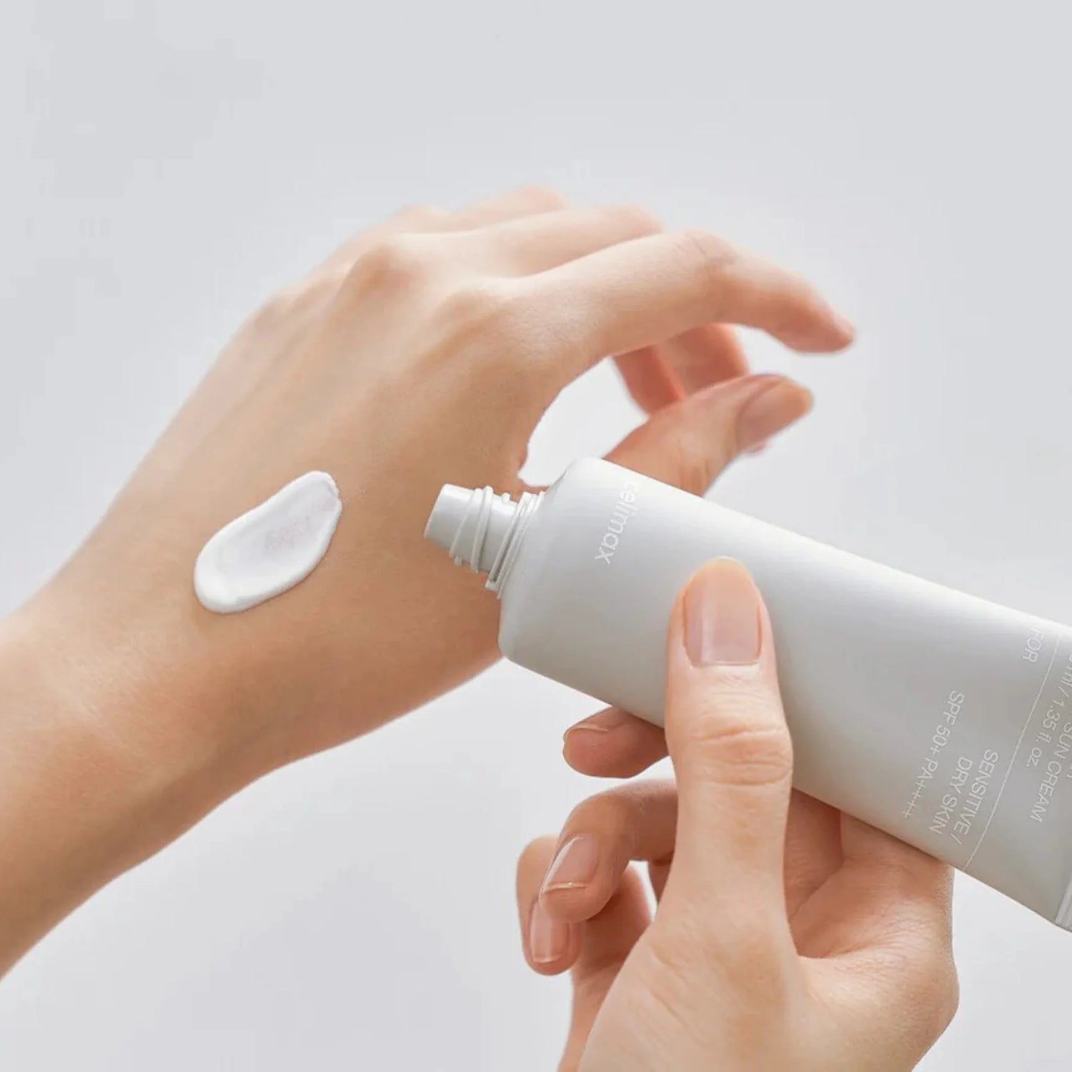 Dual Barrier Watery Sun Cream - Cremă de Protecție Solară Hidratantă cu Barieră Dublă