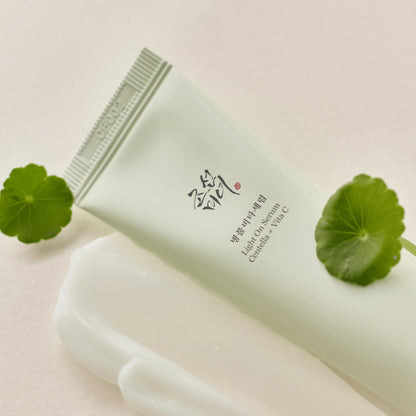 Light On Serum - Ser cu Vitamina C și Centella pentru Luminozitate și Calmarea Pielii